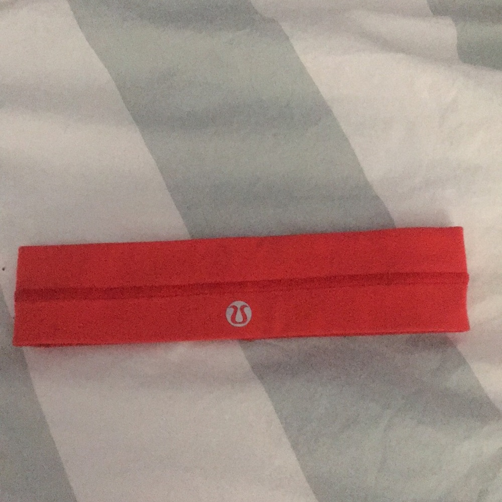 Lululemon Fly away tamer headband
